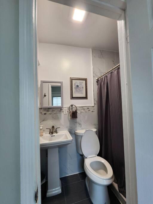 Cozy Studio In A Lovely Area نيو يورك المظهر الخارجي الصورة